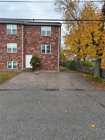 $2,495 | 16 Saratoga Avenue, Pawtucket, RI 02861