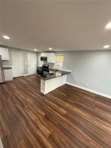 $2,495 | 16 Saratoga Avenue, Pawtucket, RI 02861