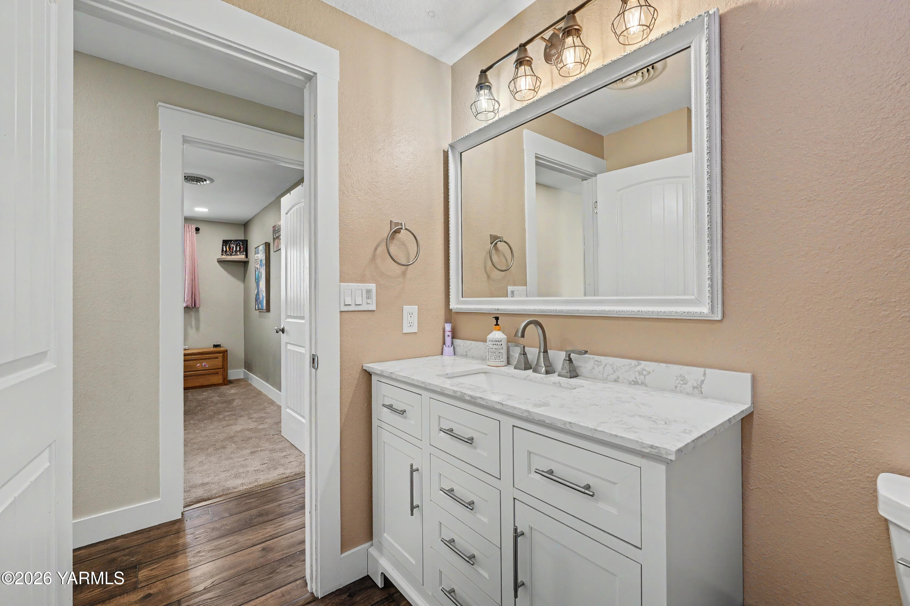 270 Westridge Road Selah, WA 98942 - Photo 17 of 66 17_bathroom
