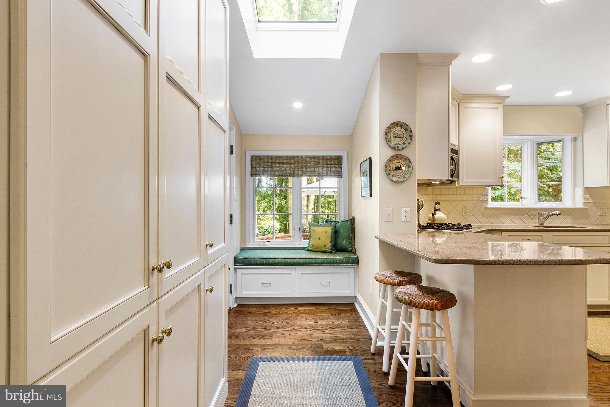 598 Bair Road Berwyn, PA 19312 - Photo 14 of 38 Built in nook with window seating & drawers below