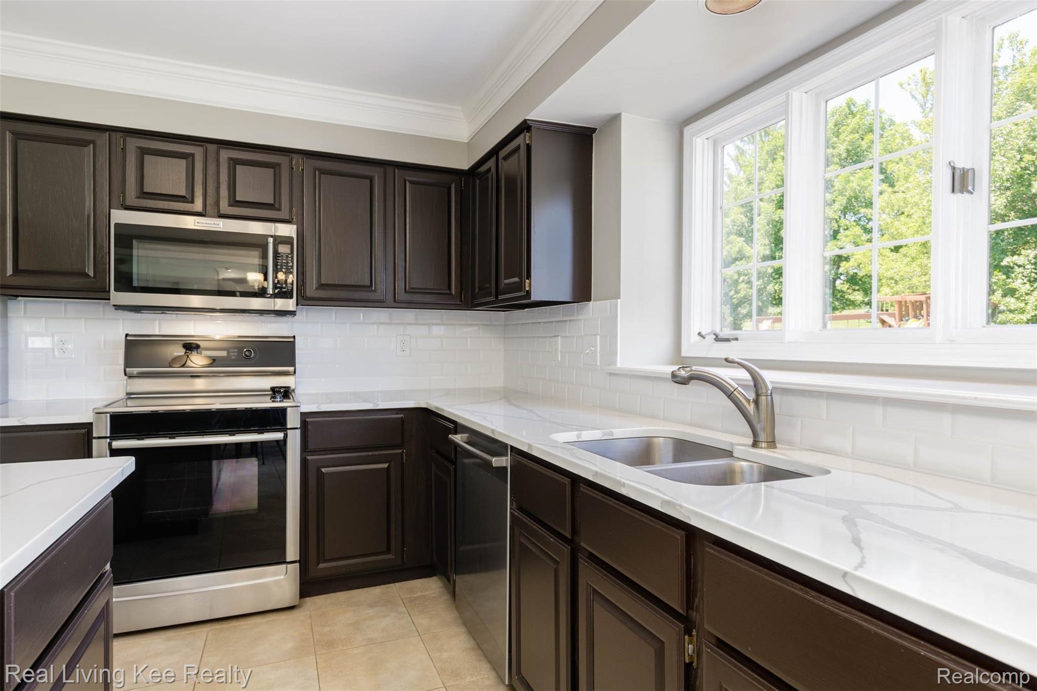 2398 Pleasant View Drive Rochester, MI 48306 - Photo 17 of 49 2398PleasantView-12.jpg