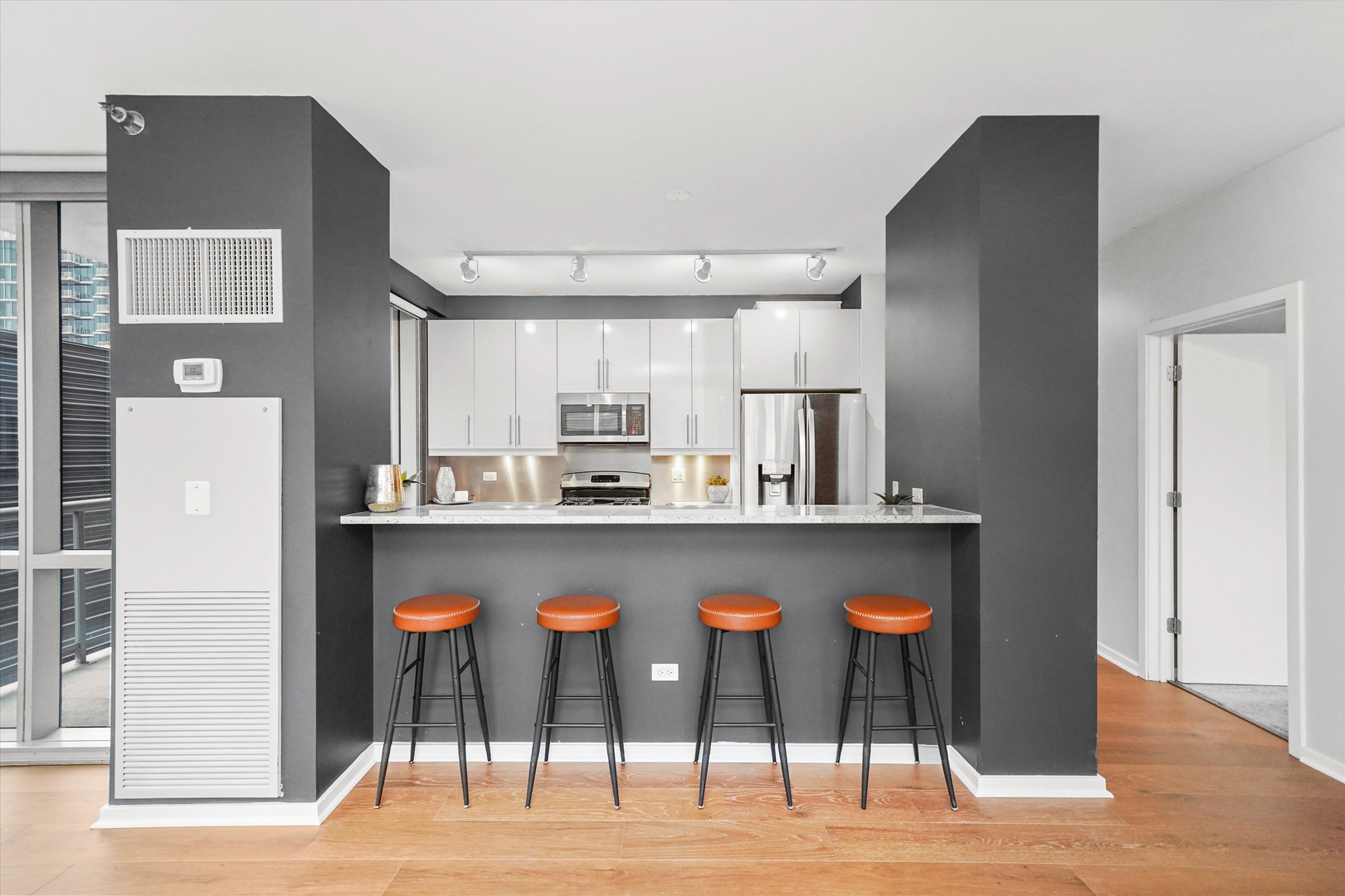 125 South Green Street, Unit 806A Chicago, IL 60607 - Photo 3 of 35