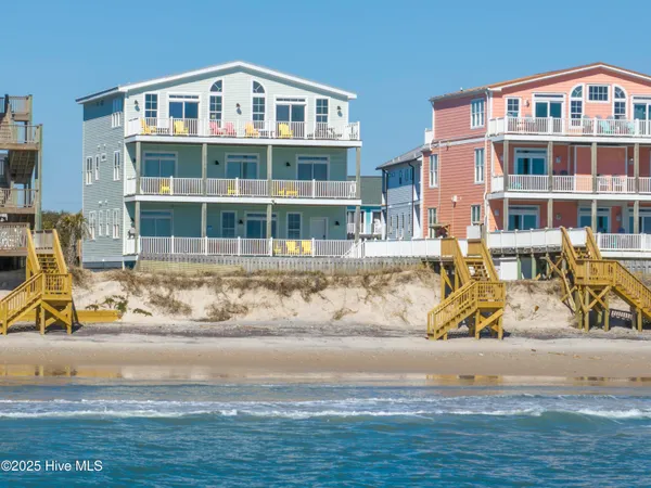 $2,499,000 | 39 Porpoise Place, North Topsail Beach, NC 28460