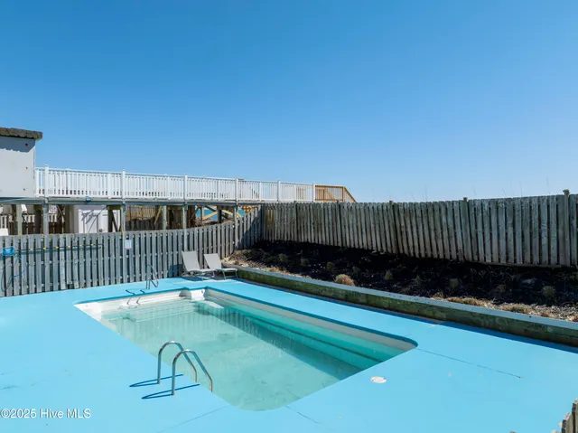 $2,499,000 | 39 Porpoise Place, North Topsail Beach, NC 28460