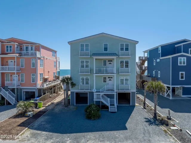 $2,499,000 | 39 Porpoise Place, North Topsail Beach, NC 28460