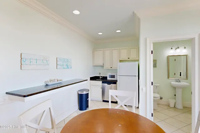 $2,499,000 | 39 Porpoise Place, North Topsail Beach, NC 28460