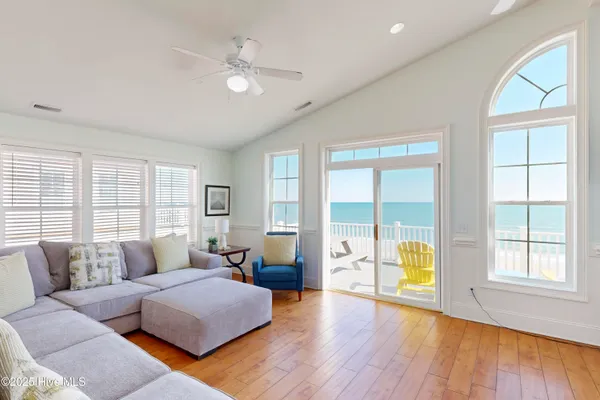 $2,295,000 | 39 Porpoise Place, North Topsail Beach, NC 28460