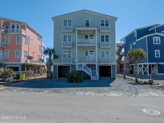 $2,499,000 | 39 Porpoise Place, North Topsail Beach, NC 28460