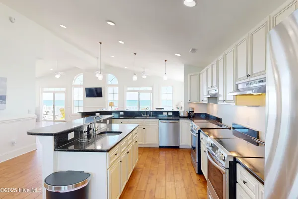 $2,295,000 | 39 Porpoise Place, North Topsail Beach, NC 28460