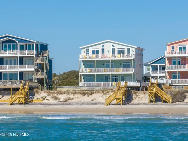 $2,499,000 | 39 Porpoise Place, North Topsail Beach, NC 28460