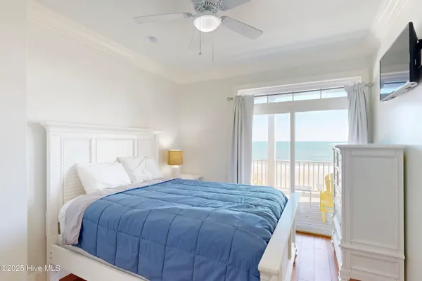 $2,295,000 | 39 Porpoise Place, North Topsail Beach, NC 28460