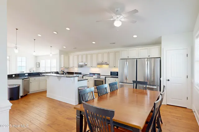 $2,499,000 | 39 Porpoise Place, North Topsail Beach, NC 28460
