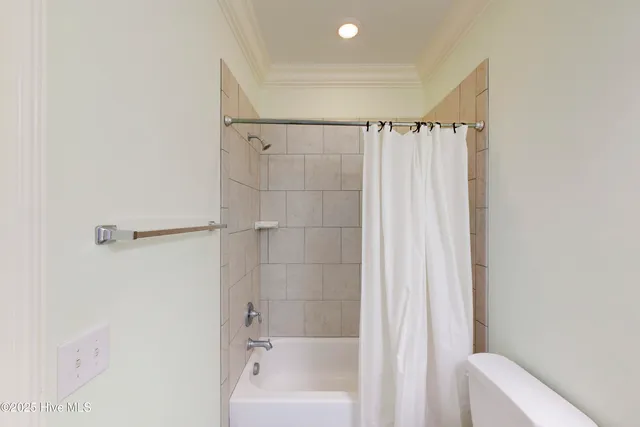 $2,499,000 | 39 Porpoise Place, North Topsail Beach, NC 28460