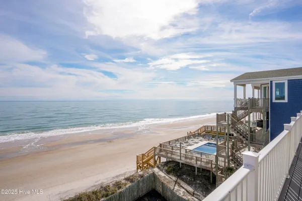 $2,295,000 | 39 Porpoise Place, North Topsail Beach, NC 28460
