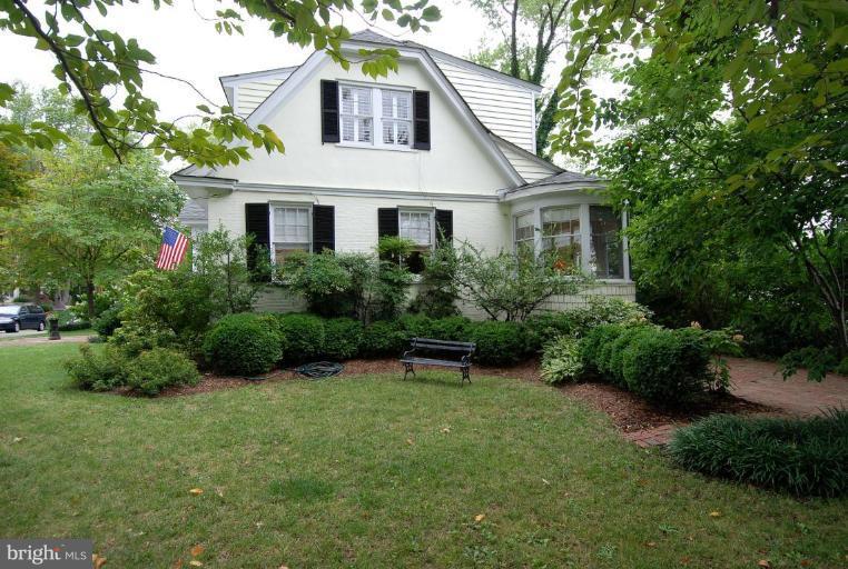 311 Park Road Alexandria, VA 22301 - Photo 3 of 30 Exterior #3