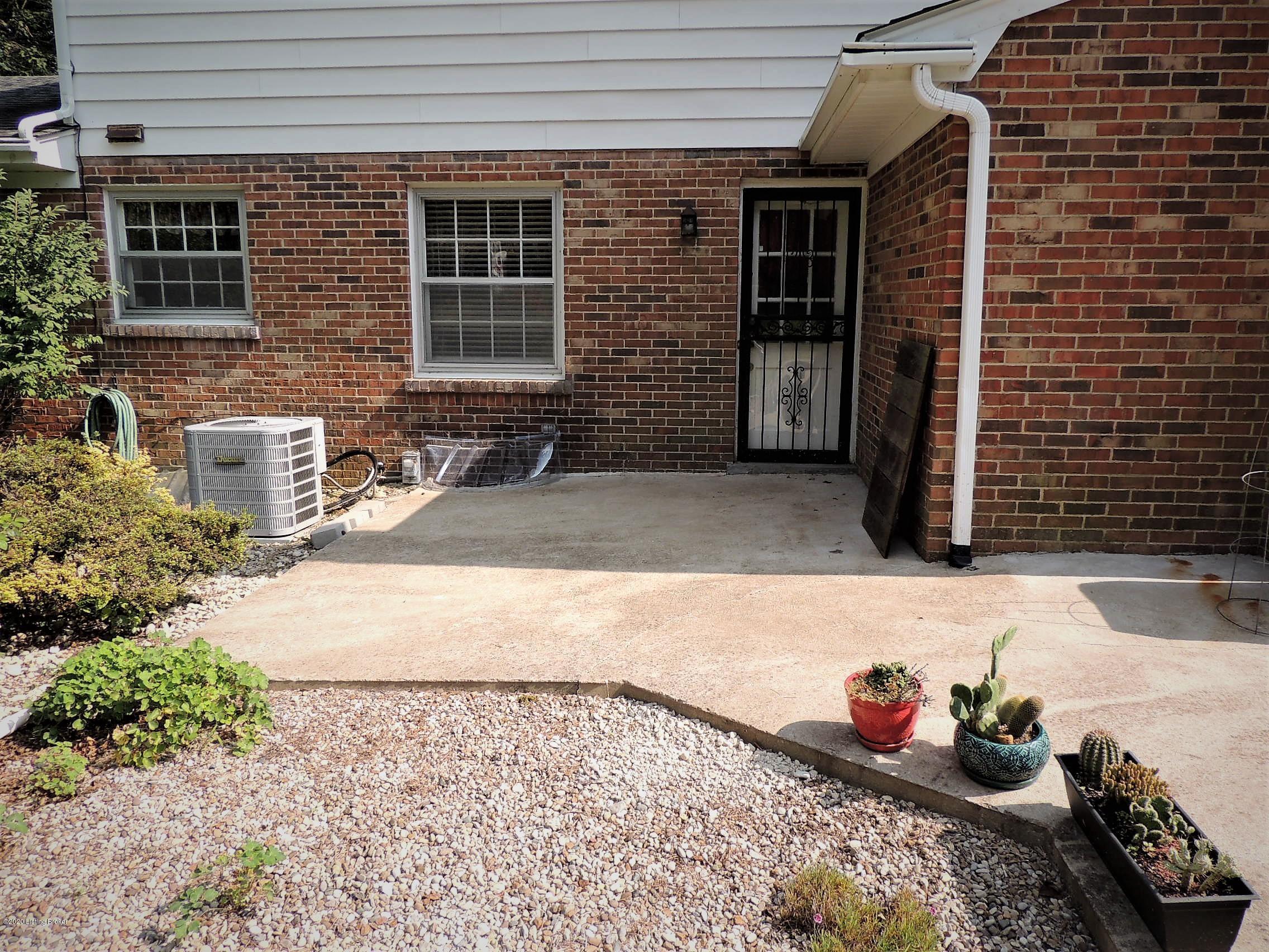 2811 Timber Hill Road Louisville, KY 40214 - Photo 58 of 68 DSCN0071 (2)