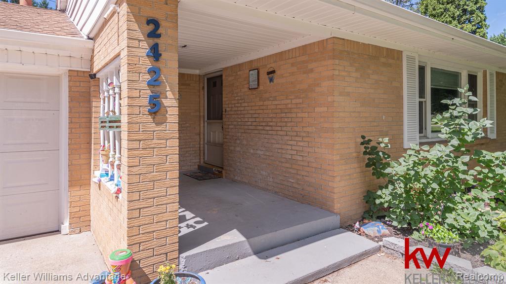 2425 Oak Grove Road Howell, MI 48855 - Photo 7 of 26