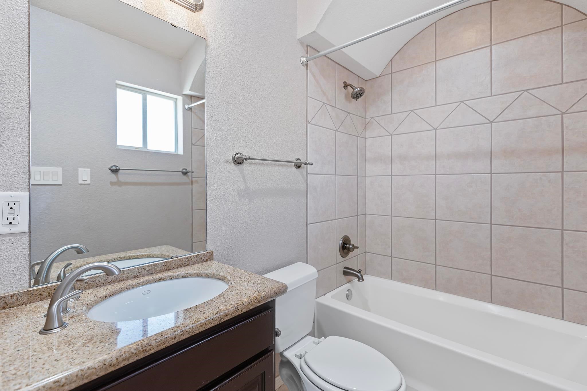 304 Bosque Alamogordo, NM 88310 - Photo 21 of 45 Gallery Image 21