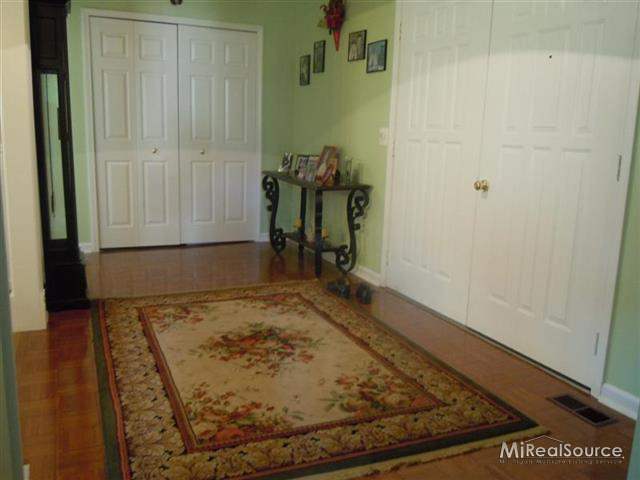 321 Union Drive Rochester, MI 48307 - Photo 14 of 30 31145270-13.JPG