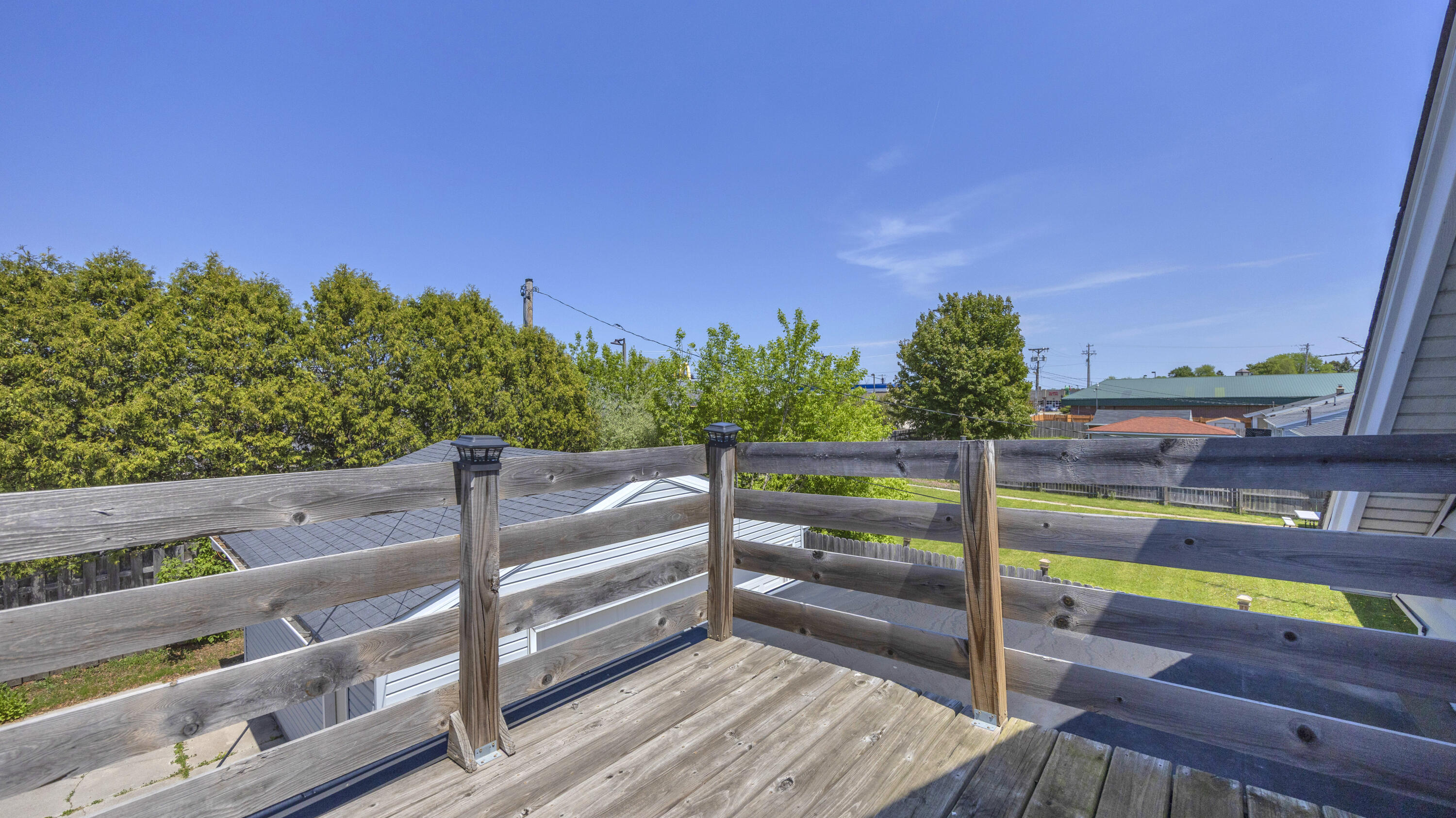2316 Main Avenue Sheboygan, WI 53083 - Photo 13 of 20 Upper Deck