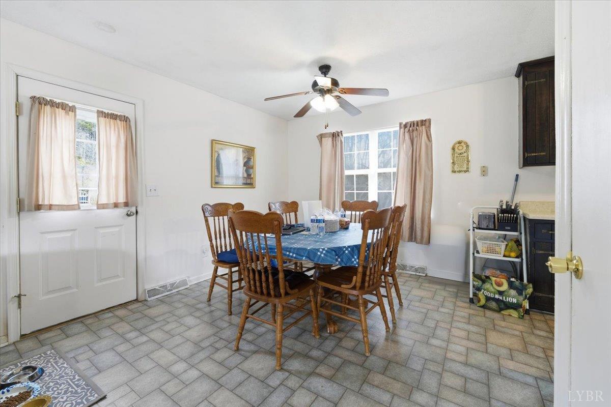 1401 Amherst Avenue Altavista, VA 24517 - Photo 5 of 23