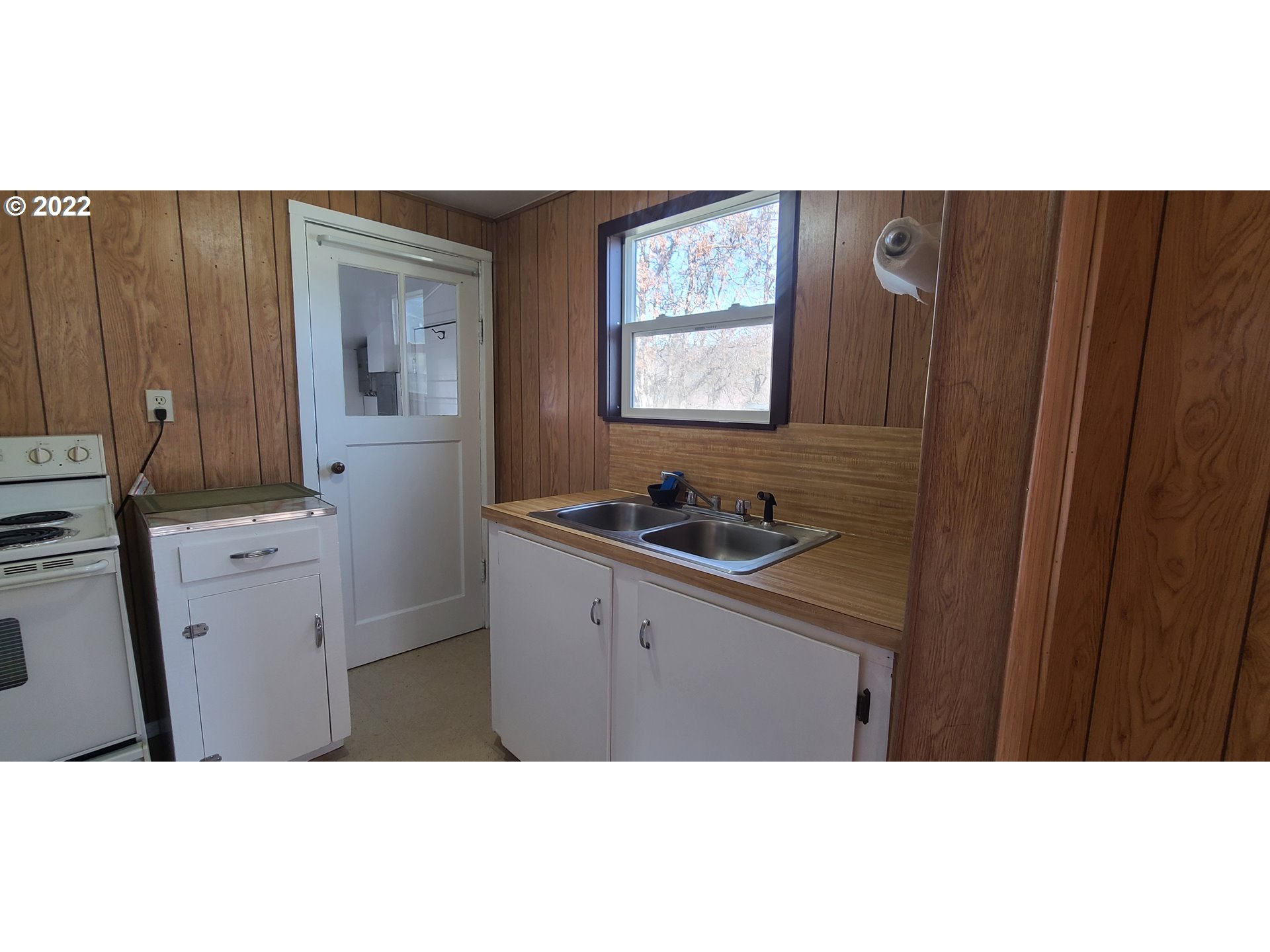 406 Vista Drive Rufus, OR 97050 - Photo 3 of 14 Gallery Image 3