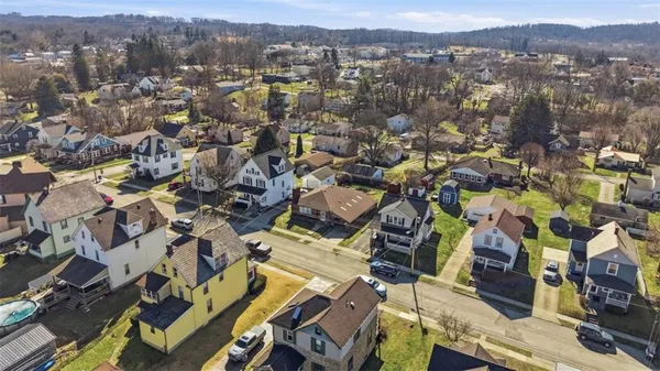 $1,850 | 216 Arthur Street, Zelienople, PA 16063