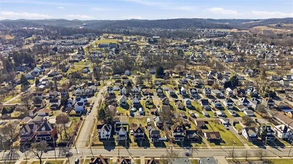 $1,850 | 216 Arthur Street, Zelienople, PA 16063