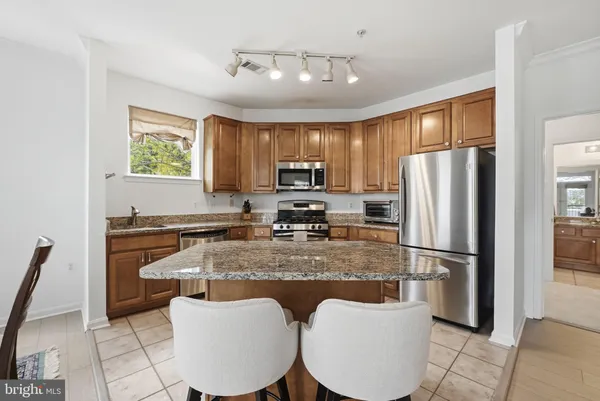 $450,000 | 9490 Virginia Center Boulevard, Unit 230, Vienna, VA 22181