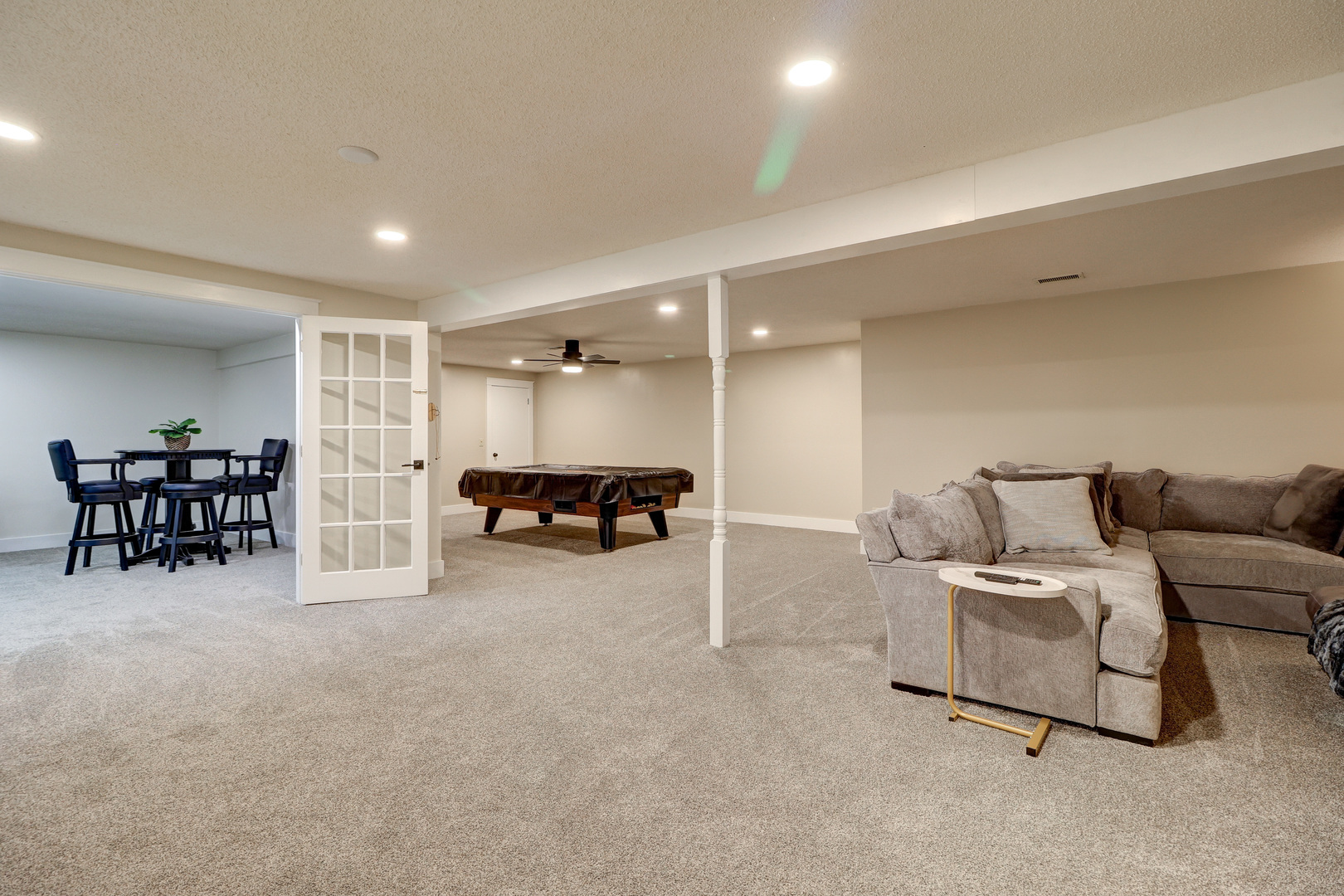 12749 Lawrence Road Sterling, IL 61081 - Photo 25 of 45 a living room with furniture and a gym machine