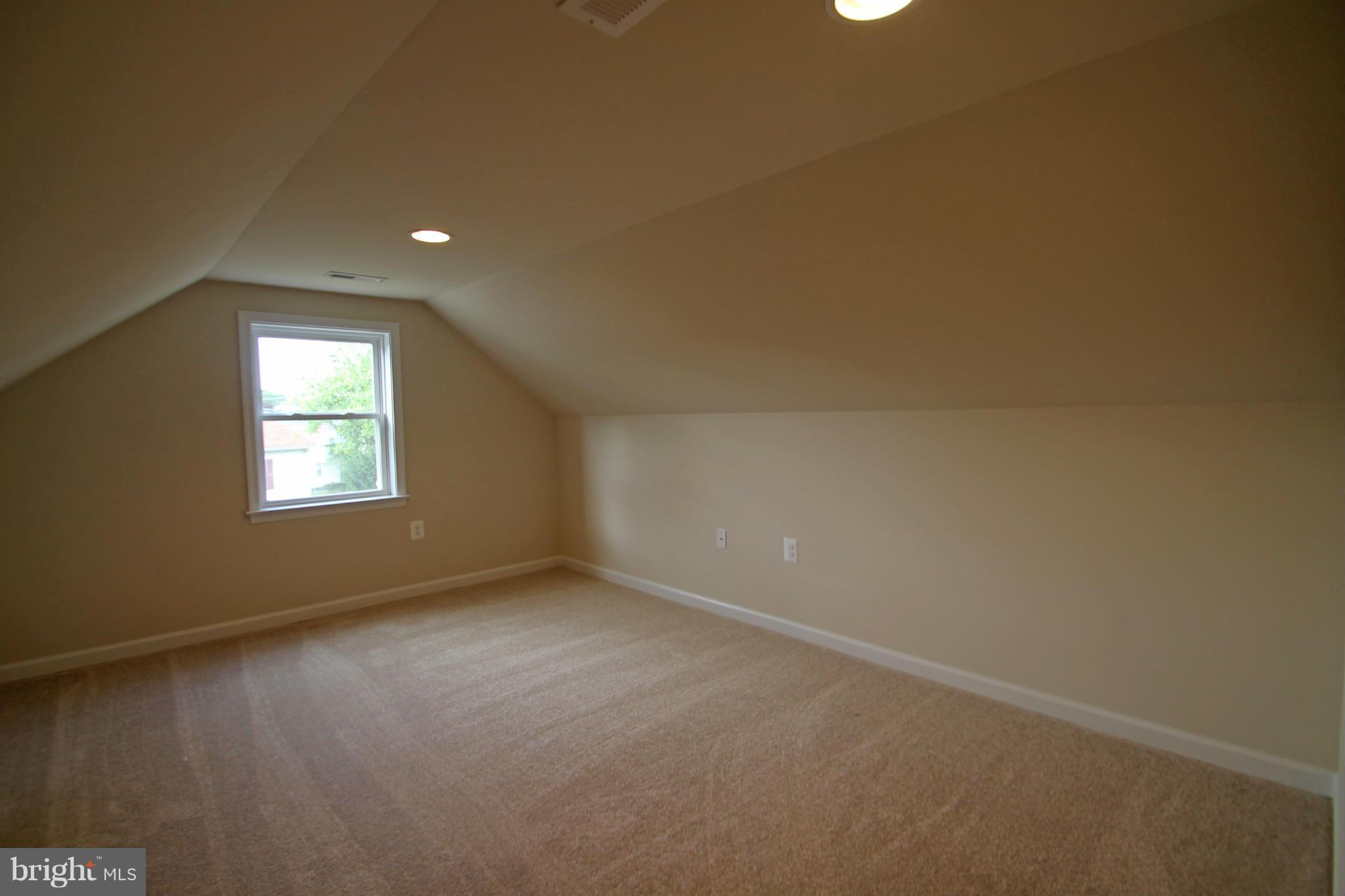 4611 Ridgeway Avenue Baltimore, MD 21206 - Photo 14 of 22 Bedroom (Master)