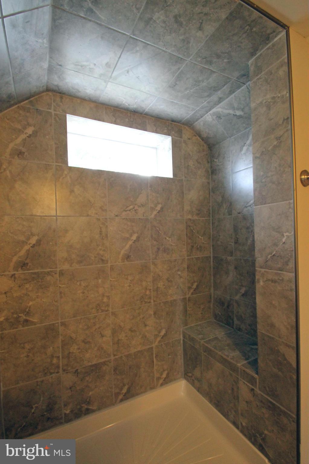 4611 Ridgeway Avenue Baltimore, MD 21206 - Photo 16 of 22 Bath (Master)