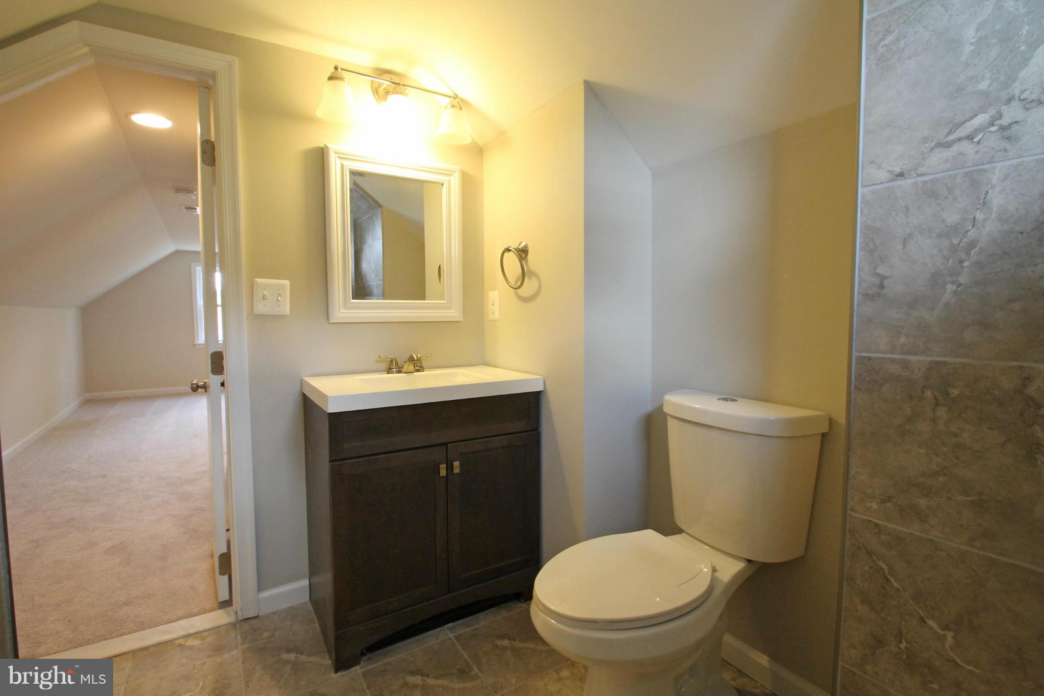 4611 Ridgeway Avenue Baltimore, MD 21206 - Photo 17 of 22 Bath (Master)