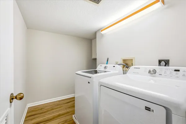 $185,000 | 3150 Glen Oaks Avenue, Unit 105A, White Bear Lake, MN 55110