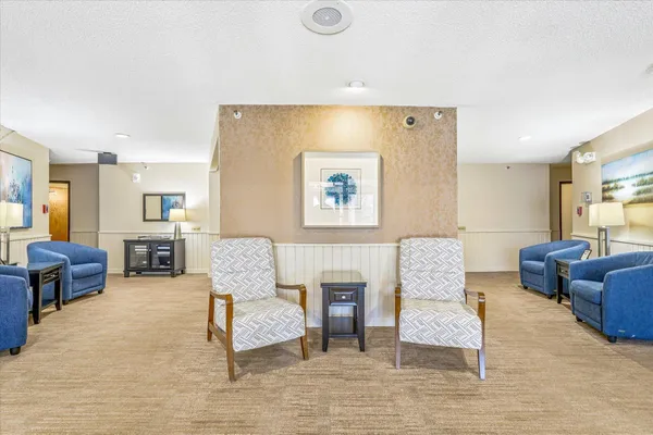 $185,000 | 3150 Glen Oaks Avenue, Unit 105A, White Bear Lake, MN 55110