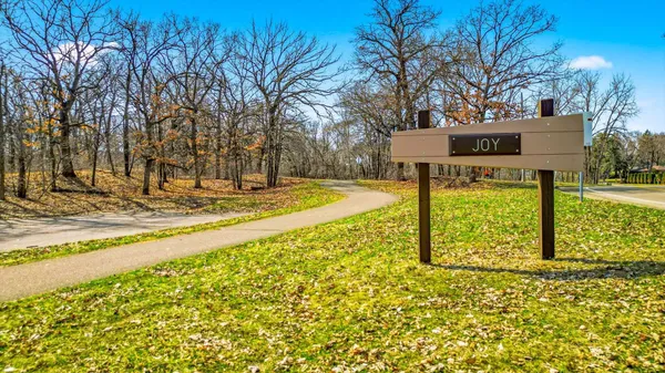 $185,000 | 3150 Glen Oaks Avenue, Unit 105A, White Bear Lake, MN 55110