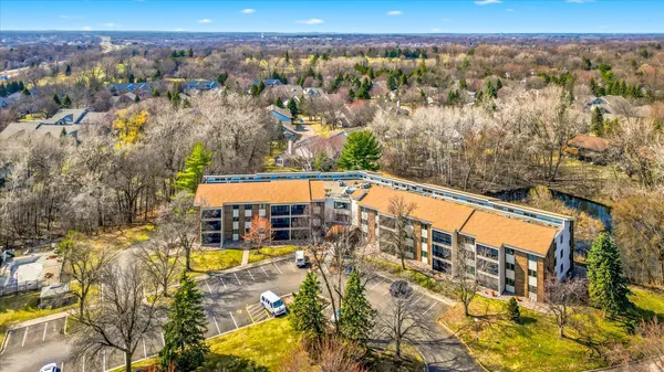 $165,000 | 3150 Glen Oaks Avenue, Unit 105A, White Bear Lake, MN 55110