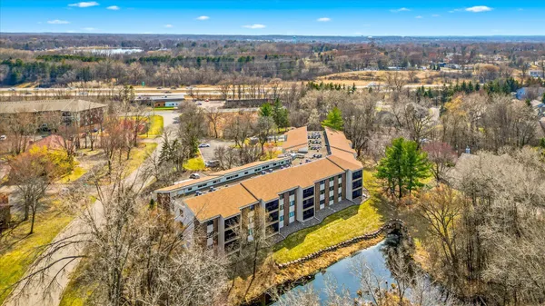 $165,000 | 3150 Glen Oaks Avenue, Unit 105A, White Bear Lake, MN 55110