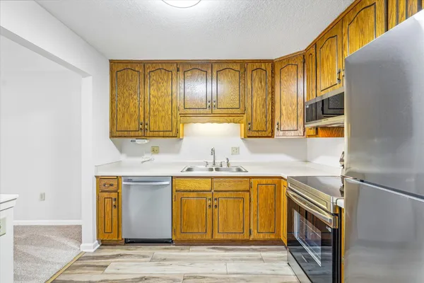 $165,000 | 3150 Glen Oaks Avenue, Unit 105A, White Bear Lake, MN 55110