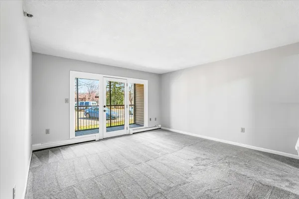 $185,000 | 3150 Glen Oaks Avenue, Unit 105A, White Bear Lake, MN 55110