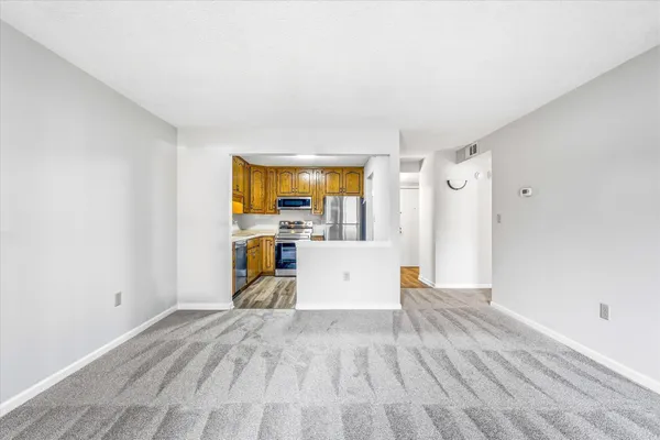 $185,000 | 3150 Glen Oaks Avenue, Unit 105A, White Bear Lake, MN 55110