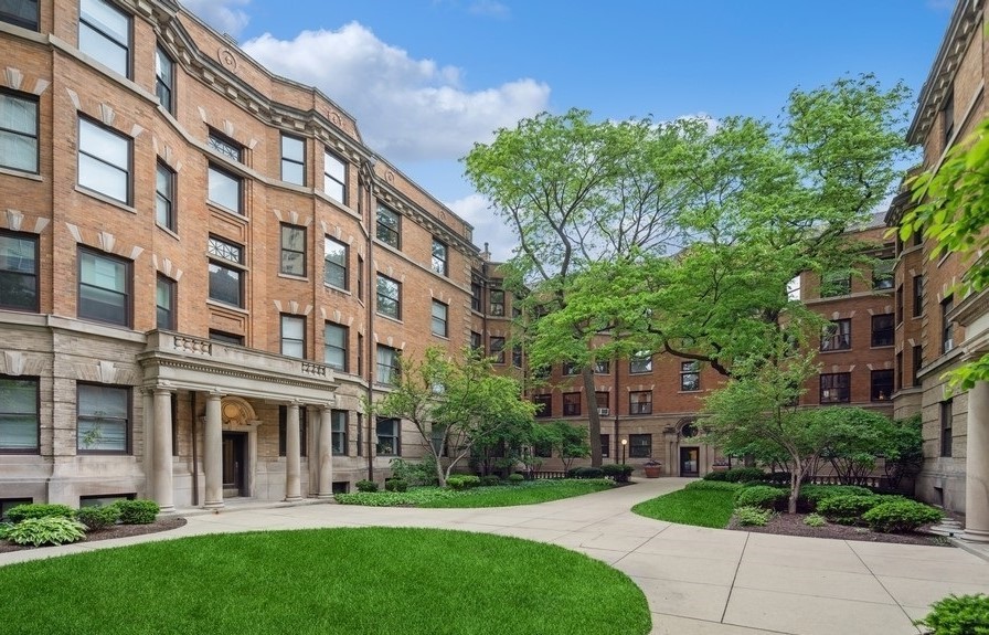 670 West Irving Park Road, Unit G6 Chicago, IL 60613 - Photo 2 of 38 front view of a building