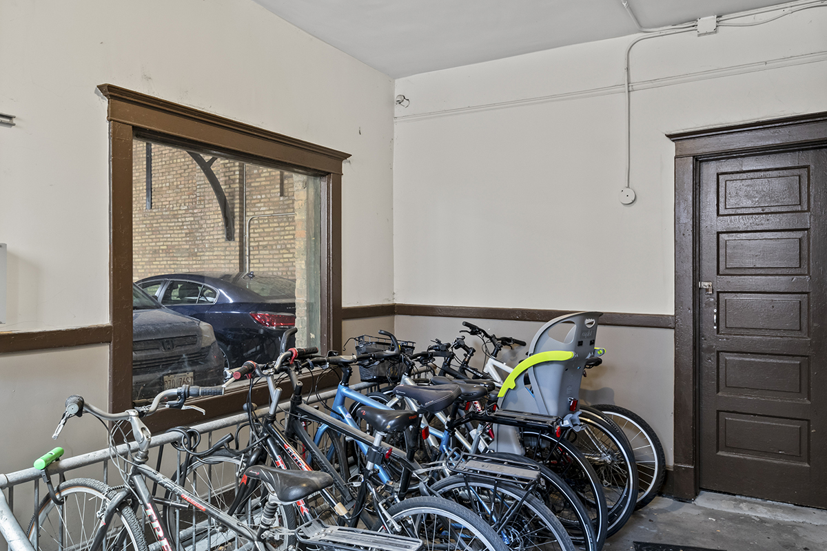 670 West Irving Park Road, Unit G6 Chicago, IL 60613 - Photo 37 of 38 a very nice looking room with many windows