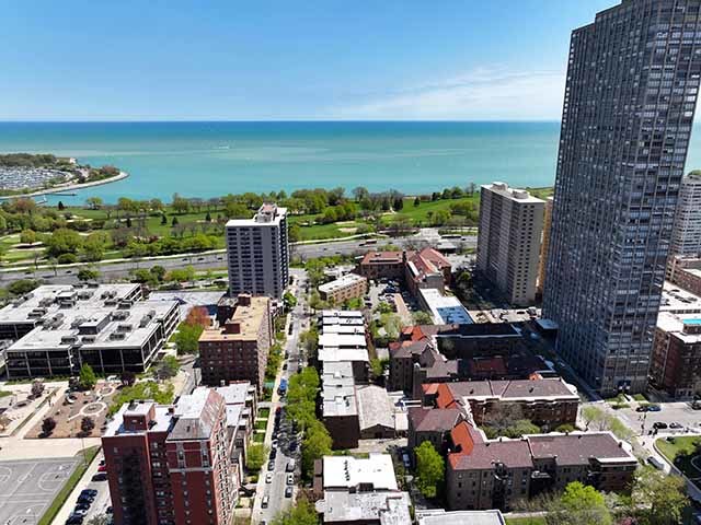 670 West Irving Park Road, Unit G6 Chicago, IL 60613 - Photo 5 of 38 a view of a city