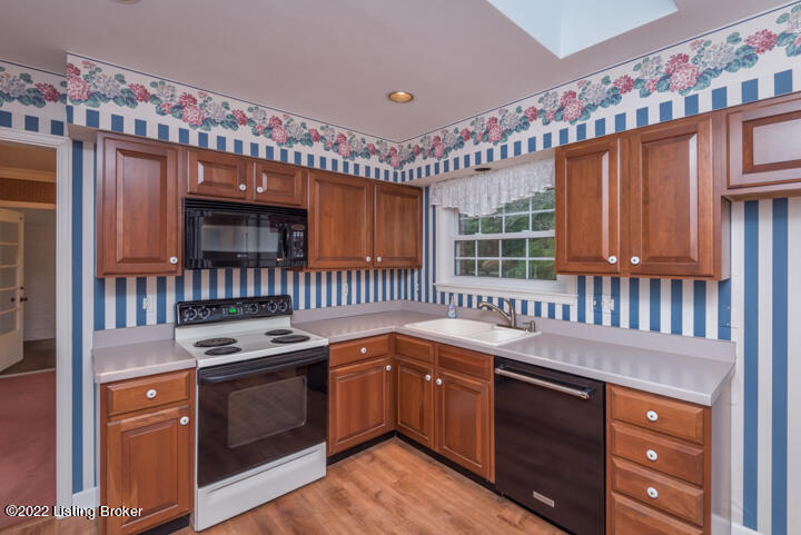 513 Brookview Road Louisville, KY 40207 - Photo 13 of 68 014