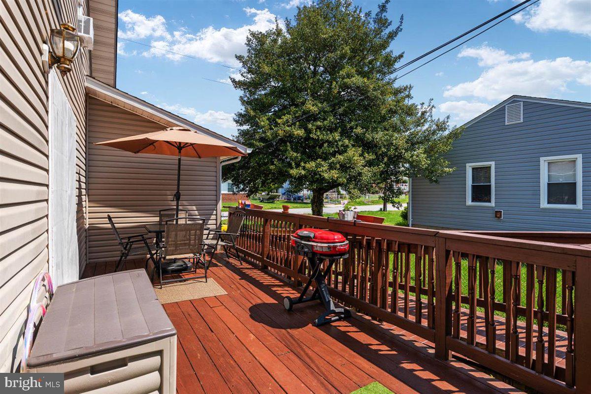 8426 Garden Road Pasadena, MD 21122 - Photo 26 of 32 Deck