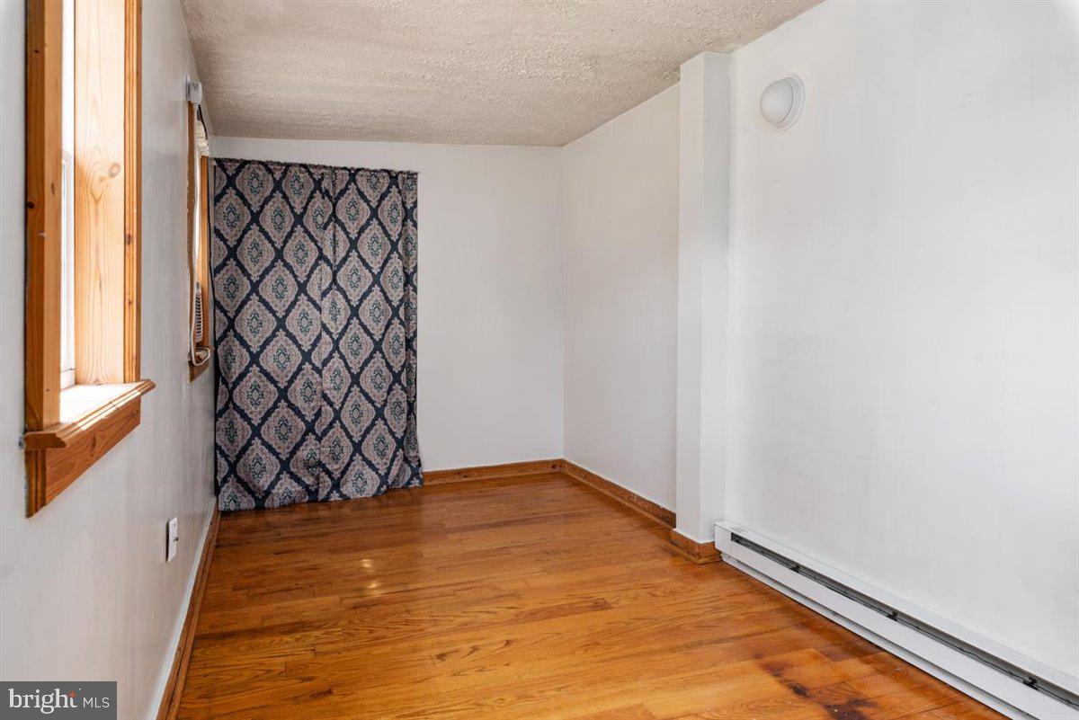 8426 Garden Road Pasadena, MD 21122 - Photo 28 of 32 Office/workshop entry