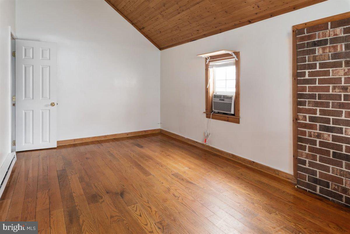 8426 Garden Road Pasadena, MD 21122 - Photo 30 of 32 Workshop/Office.