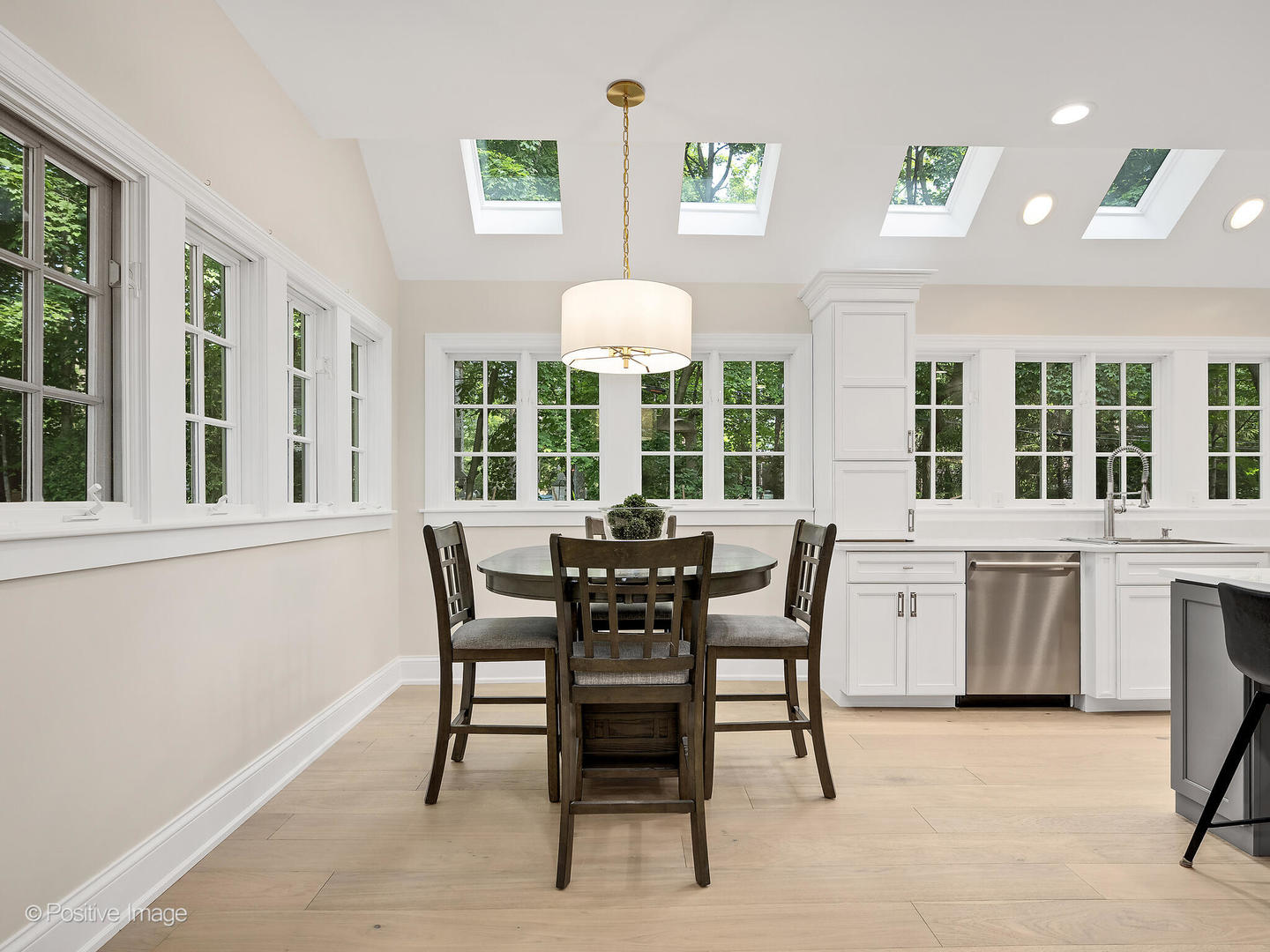 1360 Turvey Road Downers Grove, IL 60515 - Photo 8 of 57