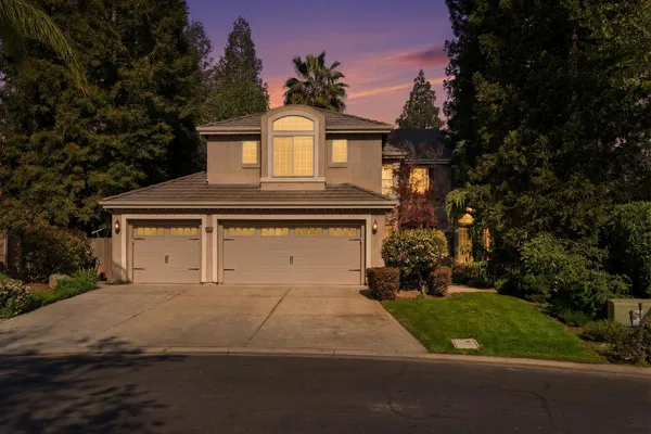 $997,900 | 10340 North Sinclair Circle, Fresno, CA 93730